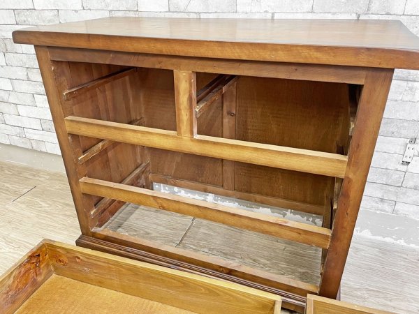 ヨーロピアンクラシカル European Classical 木製 ワイドチェスト 3段 抽斗計4杯 W104cm ビンテージスタイル 
 現状品 ●