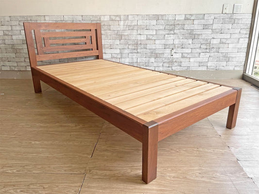 ウッドユウライクカンパニー WOOD YOU LIKE COMPANY エアリー ベッド AIRILY BED シングルサイズ ウォールナット無垢材 廃番 参考定価\227,850-●