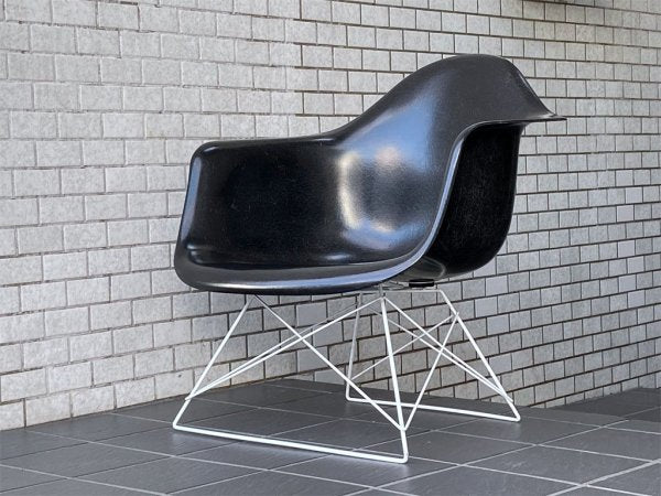 ハーマンミラー Herman Miller アームシェルチェア LAR 現行FRP製 ブラック キャッツクレイドル ラウンジベース C&R イームズ ■