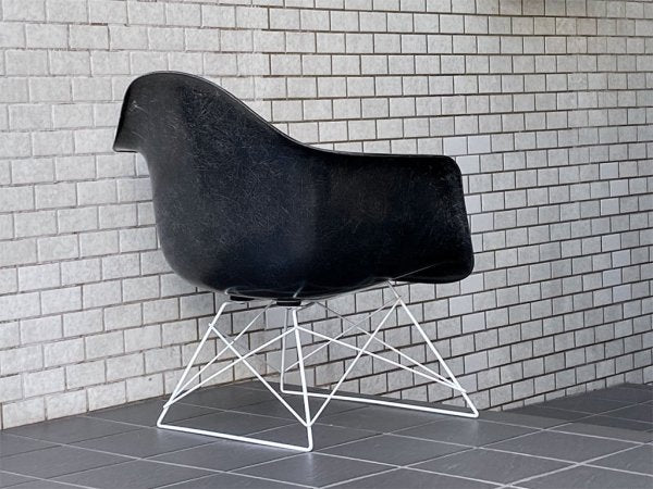 ハーマンミラー Herman Miller アームシェルチェア LAR 現行FRP製 ブラック キャッツクレイドル ラウンジベース C&R イームズ ■