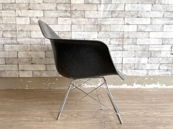 ハーマンミラー Herman Miller アームシェルチェア LAR 現行FRP製 ブラック キャッツクレイドル ラウンジベース ジンク C&R イームズ ●