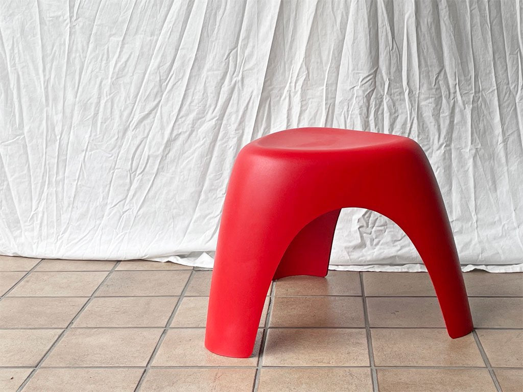 ヴィトラ vitra. エレファントスツール Elephant Stool ポリプロピレン製 レッド 柳宗理 ミッドセンチュリー MoMA 永久収蔵品 ◇