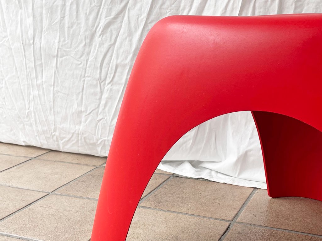 ヴィトラ vitra. エレファントスツール Elephant Stool ポリプロピレン製 レッド 柳宗理 ミッドセンチュリー MoMA 永久収蔵品 ◇