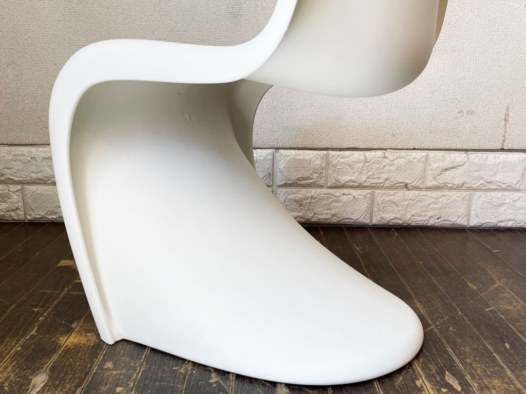 ヴィトラ vitra. パントンチェア Panton Chair ジュニア キッズチェア ホワイト ヴェルナー・パントン Verner Panton スタッキングチェア ミッドセンチュリー  ◎