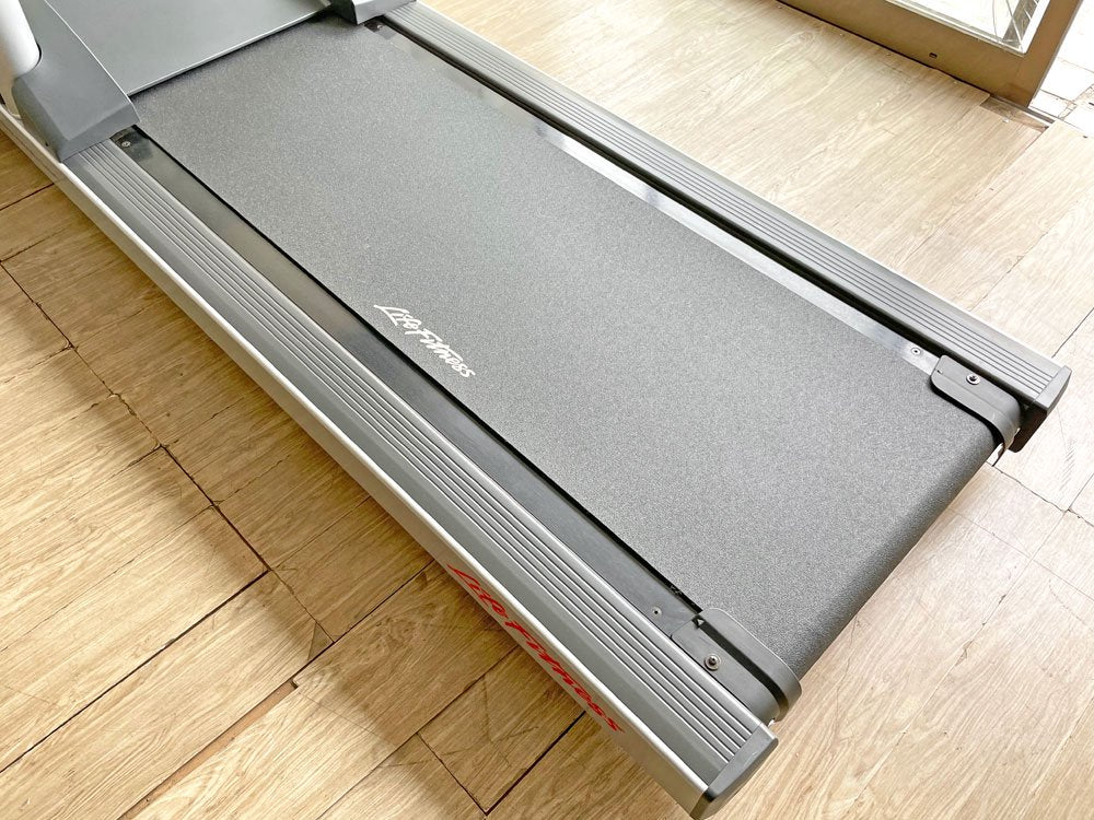 ライフフィットネス LIFE FITNESS アクティベートシリーズ OST トレッドミル ランニングマシン エクササイズ フィットネス ルームランナー 健康器具 参考定価:約134万円 ●