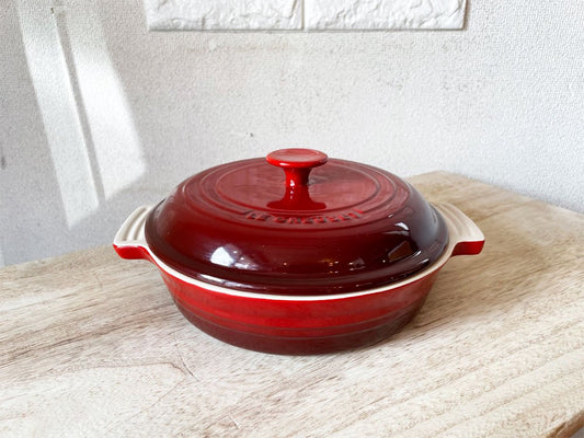 ルクルーゼ LE CREUSET ストーンウェア キャセロール・ディッシュ チェリーレッド 22cm 両手鍋  鋳物 フランス ◎