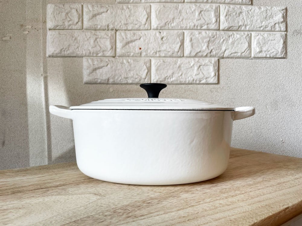 ルクルーゼ LE CREUSET ココットオーバル 25cm ホワイト 両手鍋 鋳物 フランス ◎