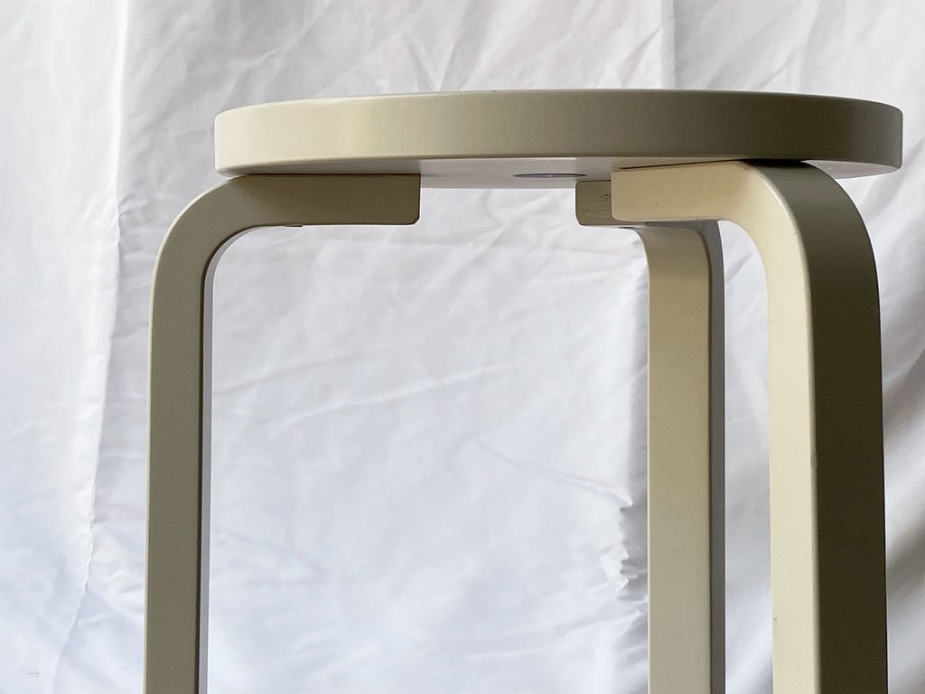 アルテック artek スツール60 Stool60 3本脚 バーチ材 オリーブリノリウム ストーンホワイト アルヴァ・アアルト 北欧家具 ◇