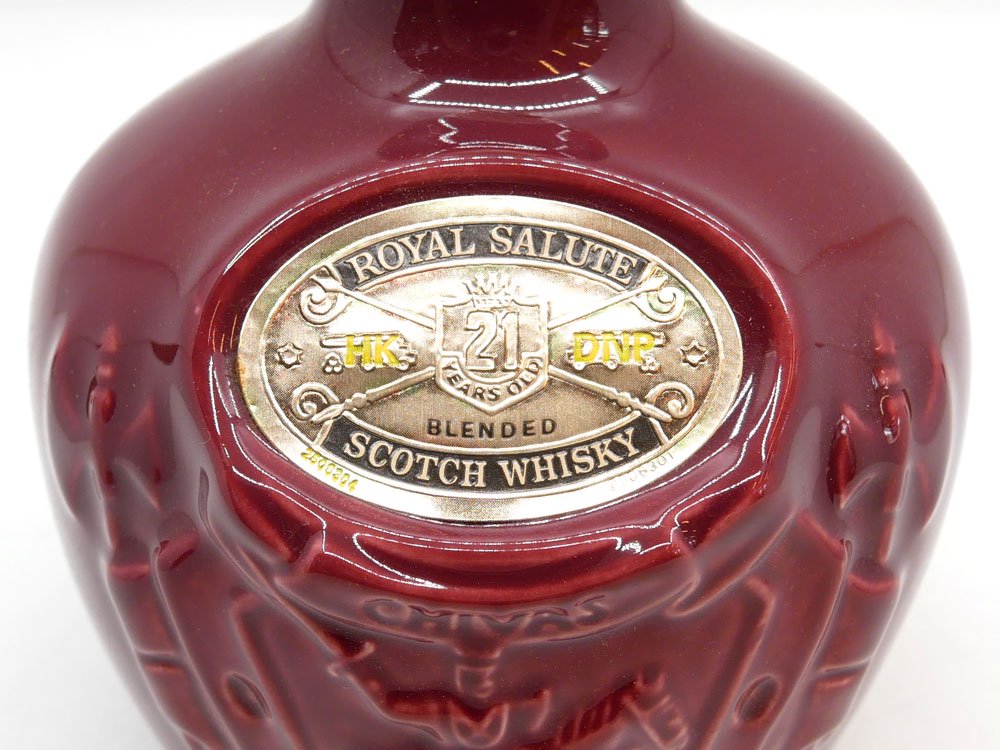 シーバスリーガル CHIVAS REGAL ロイヤルサルート ROYAL SALUTE スコッチウィスキー 21年 700ml 43％ 赤 陶器 酒 箱無し 未開栓 ●