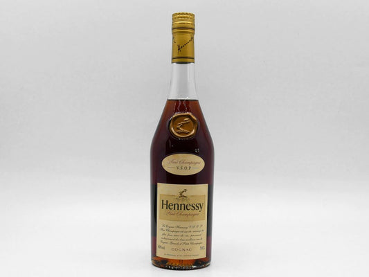 ヘネシー Hennessy V.S.O.P コニャック 700ml 40度 箱付 未開栓 ブランデー 酒 箱付き 未開封 ●