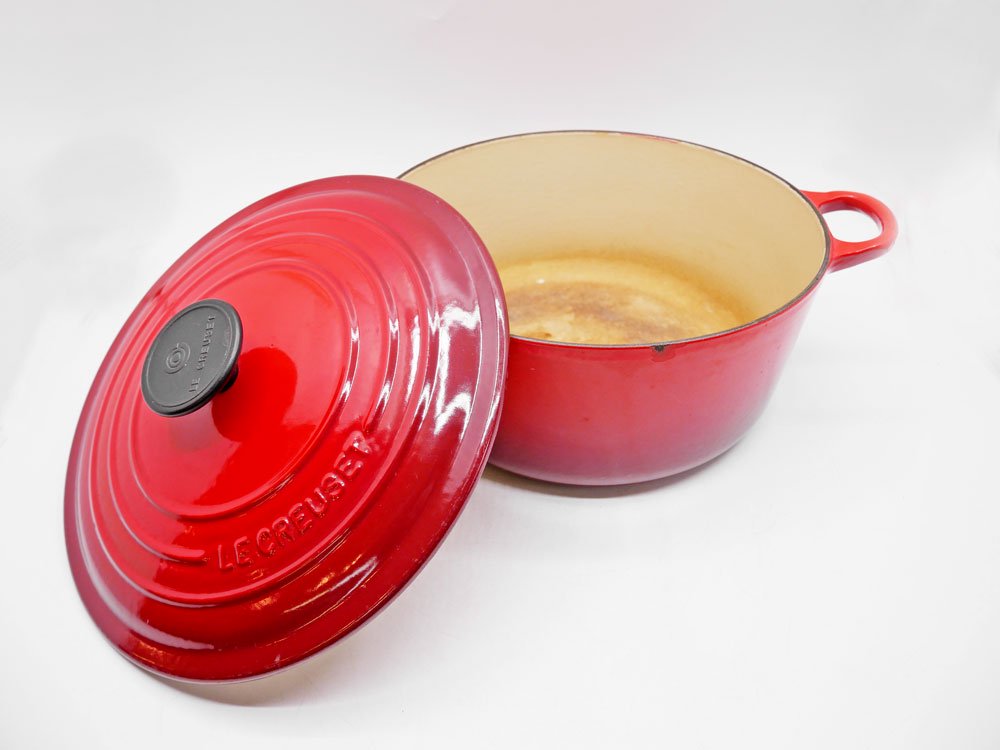 ルクルーゼ LE CREUSET ココットロンド 24cm チェリーレッド 両手鍋 鋳物 フランス 定価￥40,700- 現状特価品 ●