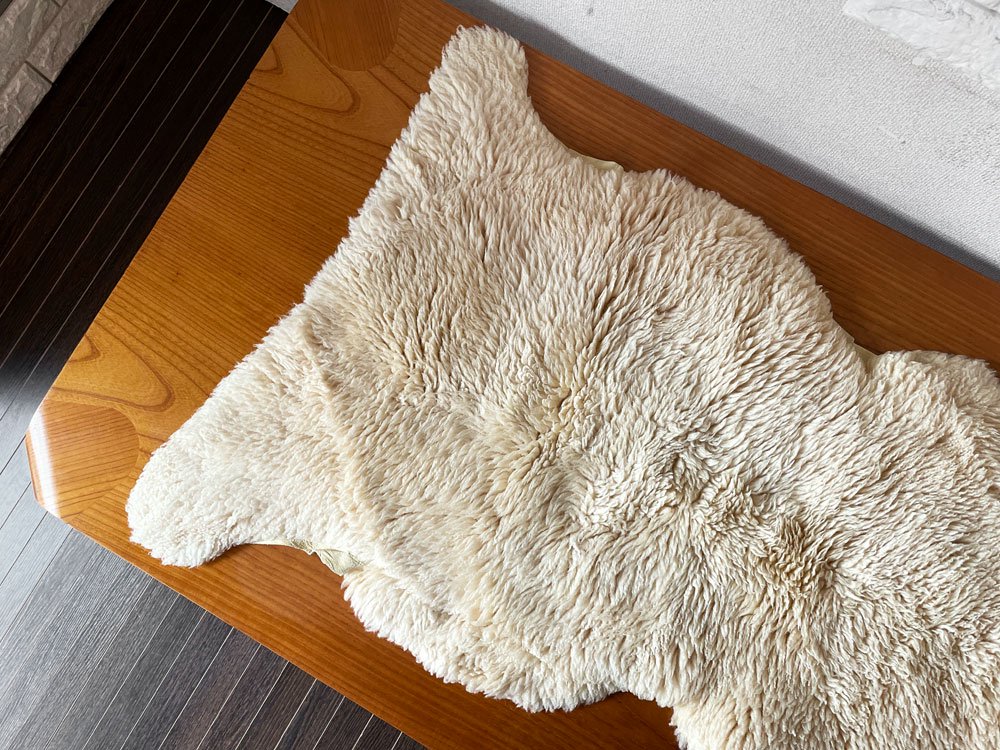 シープスキン SHEEPSKIN ムートンラグ ピースラグ 95×73cm 長毛 羊毛 アイボリー系 天然色 ◎