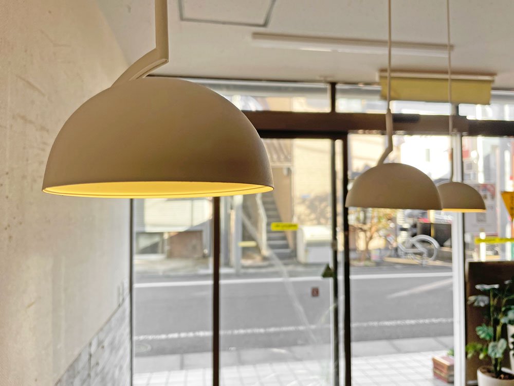 コイズミ KOIZUMI LED ペンダントライト AP42126L 3灯 ＆ 簡易取付型 スライドコンセント ダクトレール AE42173E 計4点セット ホワイト ●