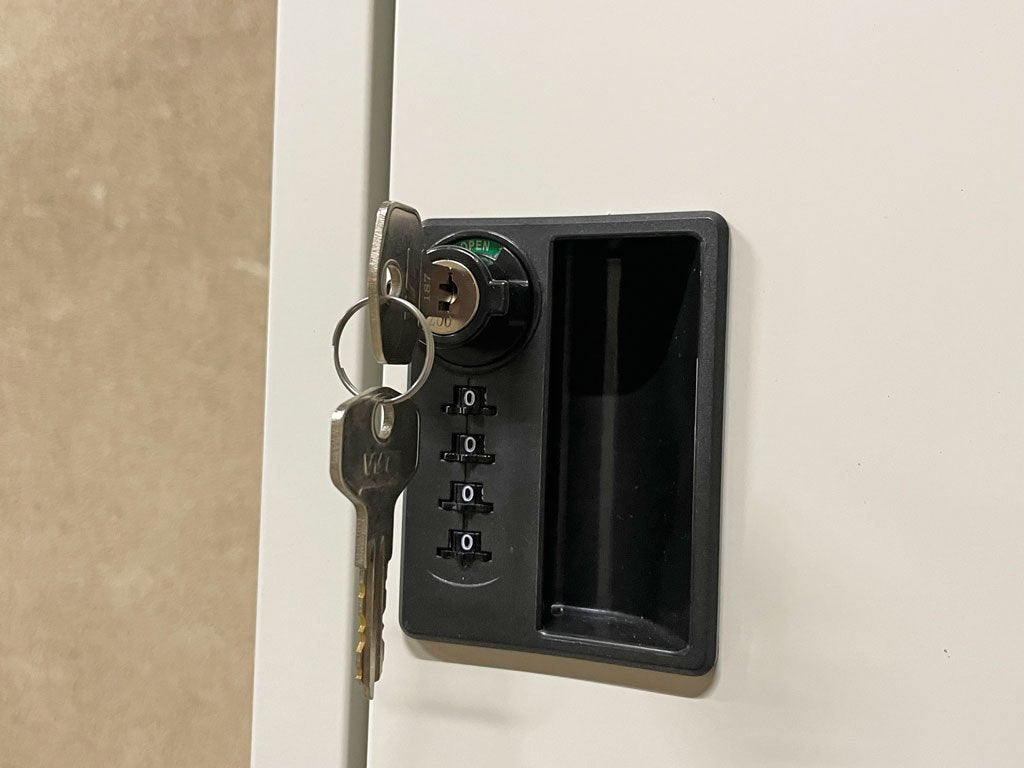 エムテックス スチールパーソナルロッカー Steel Personal Locker 2個セット 8人用 シリンダー錠式+ダイヤルロック付 ホワイト 日本製 B 〓