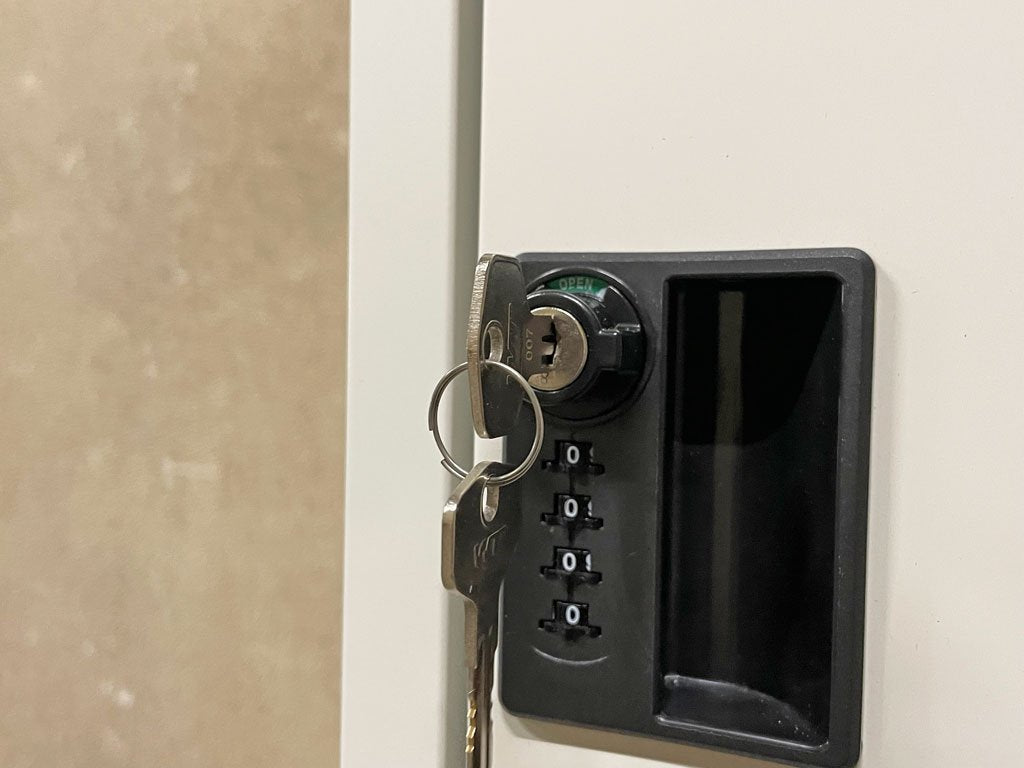 エムテックス スチールパーソナルロッカー Steel Personal Locker 2個セット 8人用 シリンダー錠式+ダイヤルロック付 ホワイト 日本製 A 〓