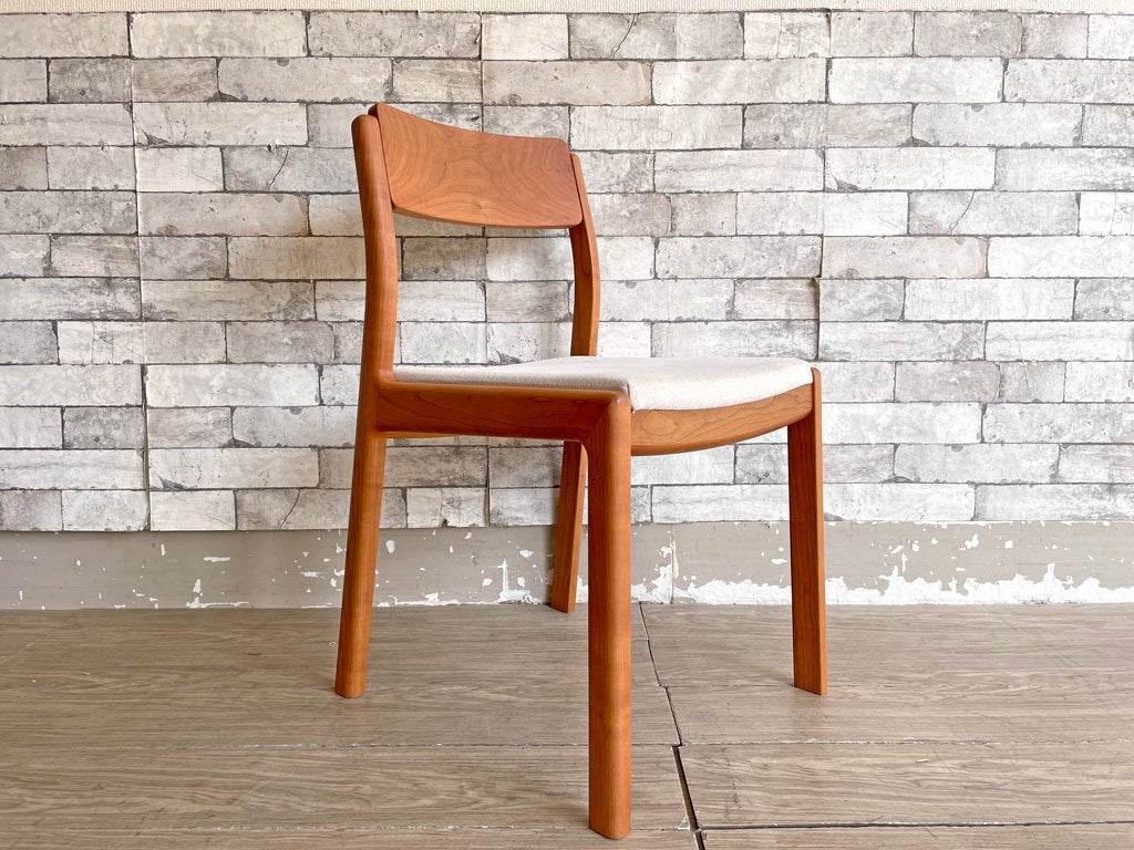 ヤクモ家具製作所 ビーグルチェア Beagle chair チェリー無垢材 ファブリッククッション ベージュ 堀 達哉 HORI design 定価\41,250- A ●