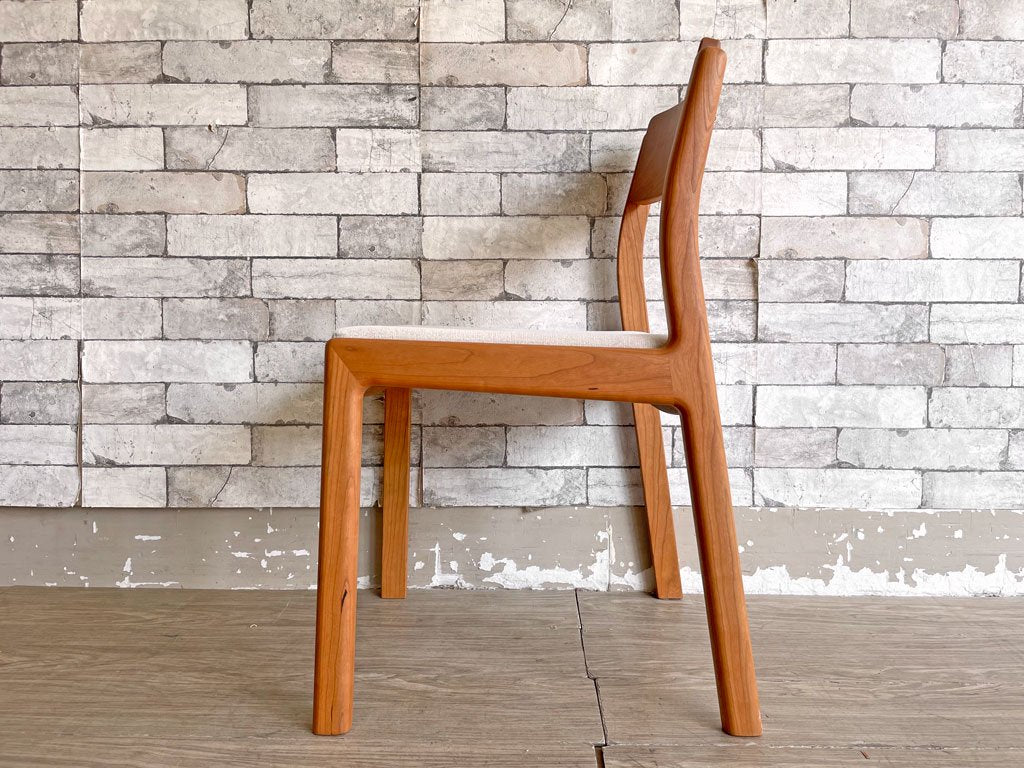 ヤクモ家具製作所 ビーグルチェア Beagle chair チェリー無垢材 ファブリッククッション ベージュ 堀 達哉 HORI design 定価\41,250- A ●