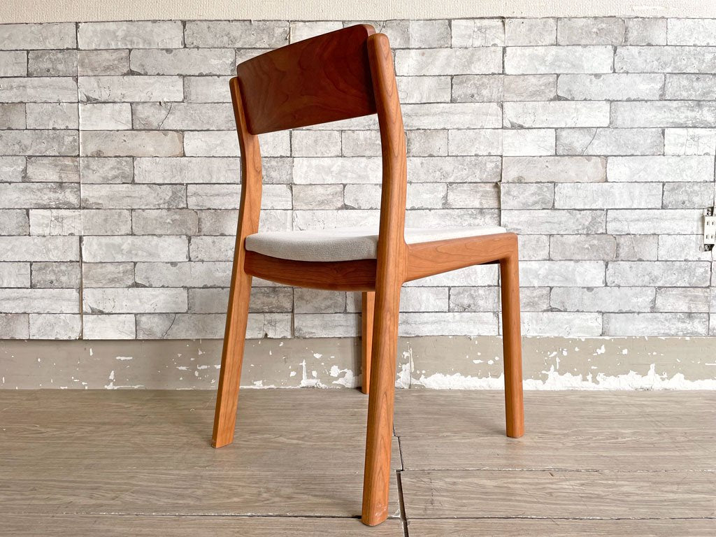 ヤクモ家具製作所 ビーグルチェア Beagle chair チェリー無垢材 ファブリッククッション ベージュ 堀 達哉 HORI design 定価\41,250- A ●
