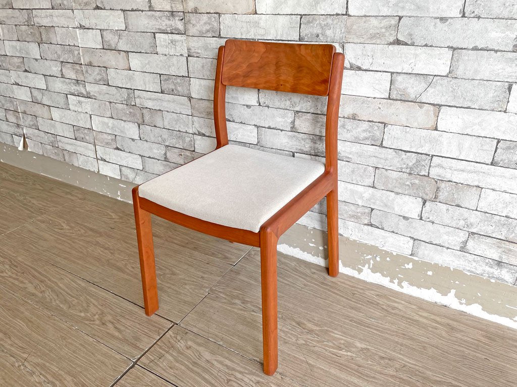 ヤクモ家具製作所 ビーグルチェア Beagle chair チェリー無垢材 ファブリッククッション ベージュ 堀 達哉 HORI design 定価\41,250- B ●