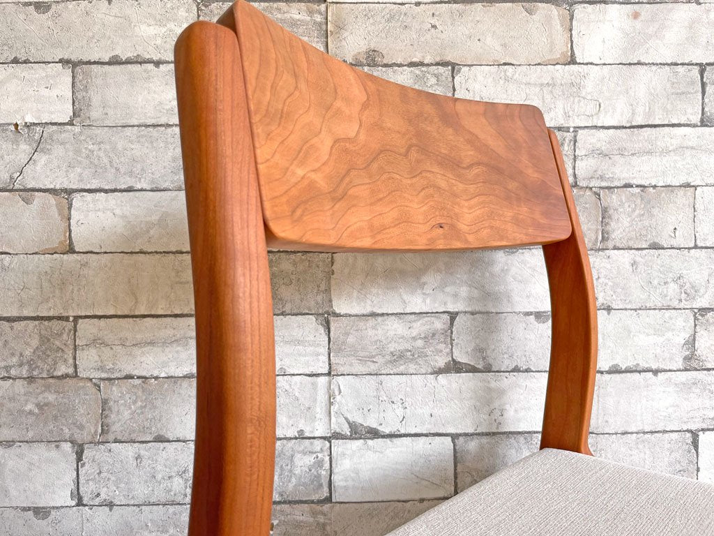ヤクモ家具製作所 ビーグルチェア Beagle chair チェリー無垢材 ファブリッククッション ベージュ 堀 達哉 HORI design 定価\41,250- B ●