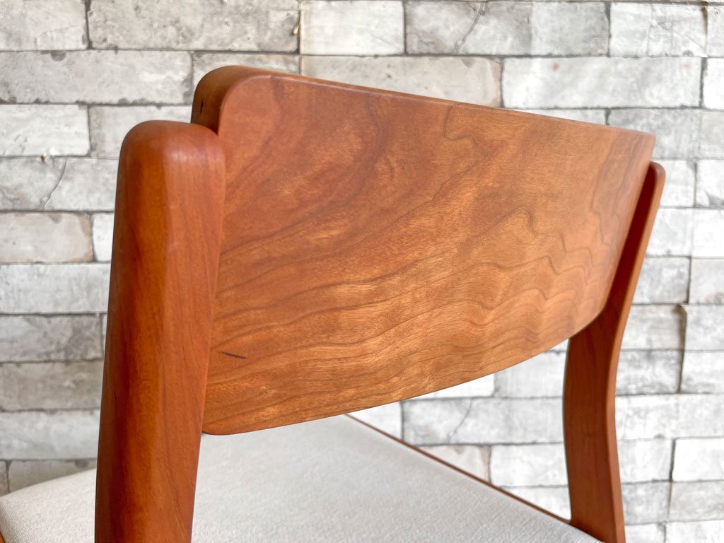 ヤクモ家具製作所 ビーグルチェア Beagle chair チェリー無垢材 ファブリッククッション ベージュ 堀 達哉 HORI design 定価\41,250- B ●