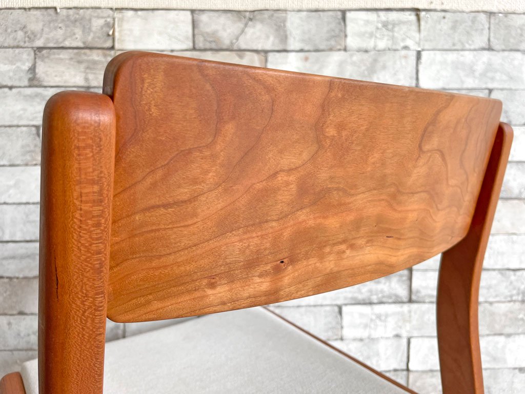 ヤクモ家具製作所 ビーグルチェア Beagle chair チェリー無垢材 ファブリッククッション ベージュ 堀 達哉 HORI design 定価\41,250- C ●