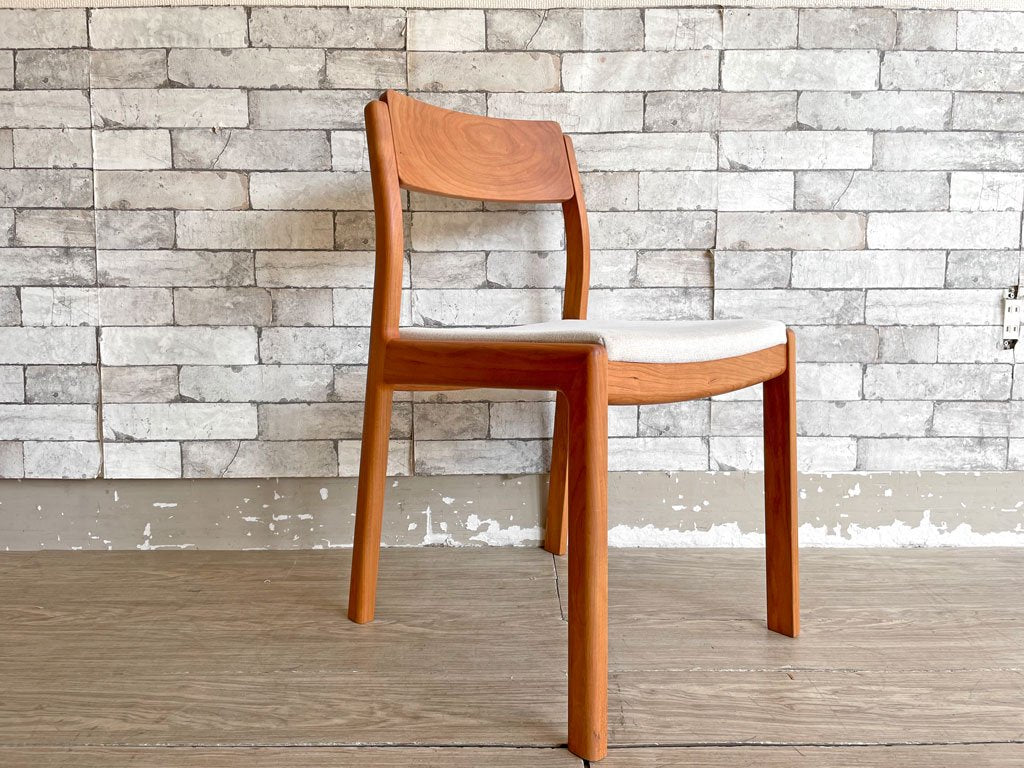 ヤクモ家具製作所 ビーグルチェア Beagle chair チェリー無垢材 ファブリッククッション ベージュ 堀 達哉 HORI design 定価\41,250- D ●