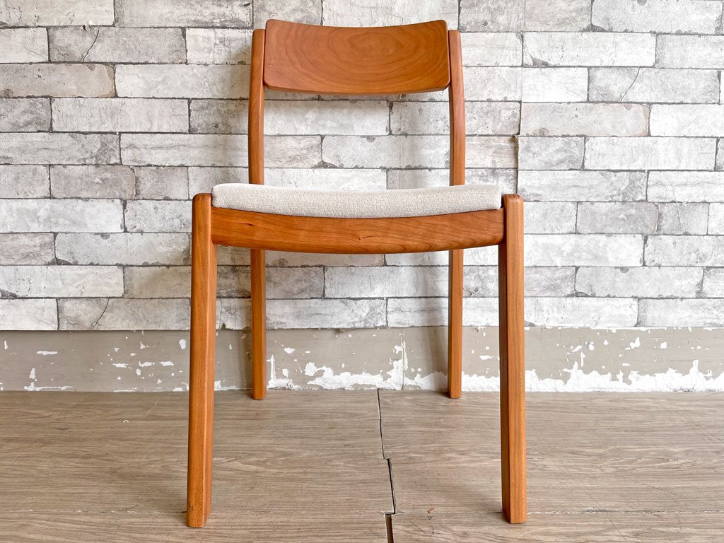 ヤクモ家具製作所 ビーグルチェア Beagle chair チェリー無垢材 ファブリッククッション ベージュ 堀 達哉 HORI design 定価\41,250- D ●