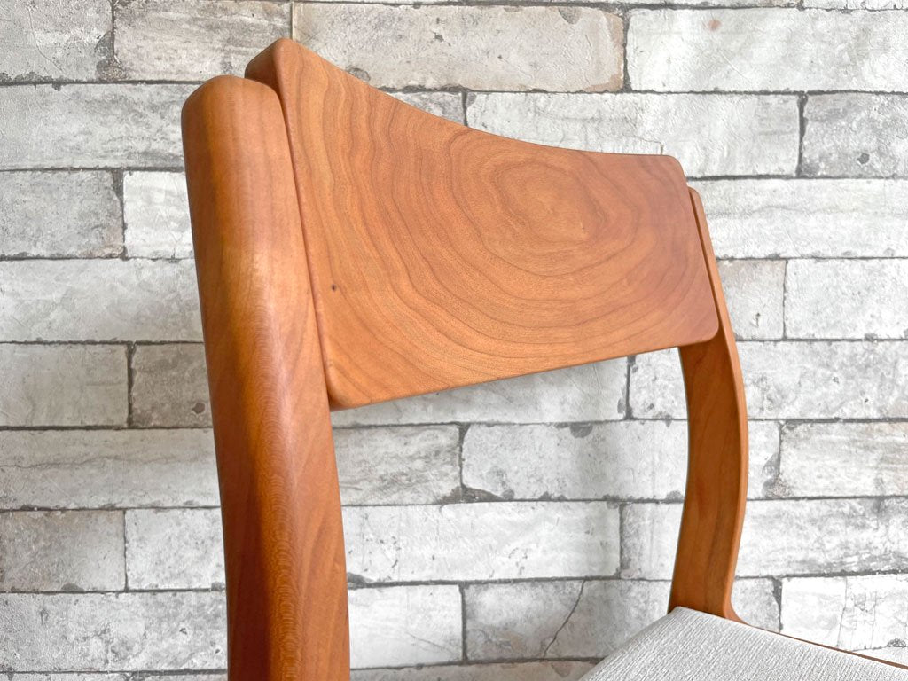 ヤクモ家具製作所 ビーグルチェア Beagle chair チェリー無垢材 ファブリッククッション ベージュ 堀 達哉 HORI design 定価\41,250- D ●