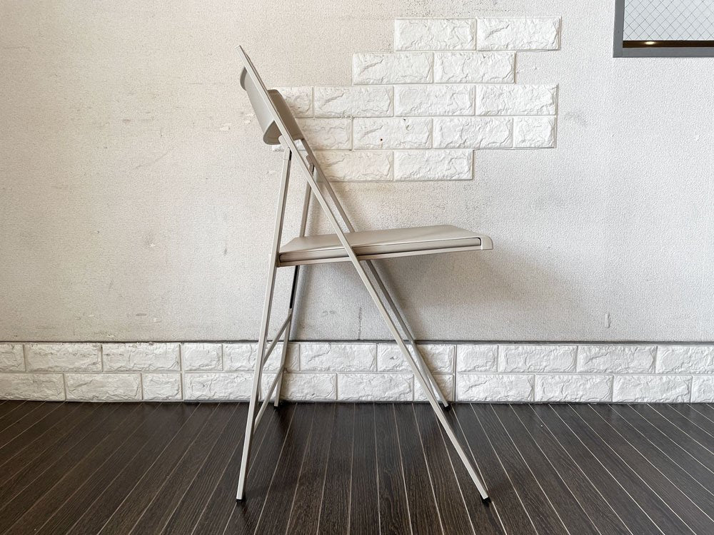 アエラデリック AREA declic ポケットチェア Pocket Chair 折りたたみチェア カーキ ポリプロピレン製 イタリア モダンデザイン 定価￥17,600- ◎