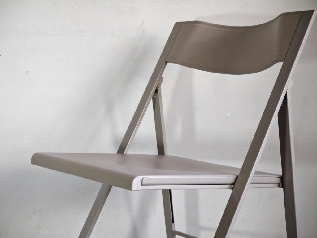 エリアデクリック AREA declic ポケットカラー Pocket Color Chair フォールディングチェア ベージュ ポリプロピレン イタリアンモダン ■