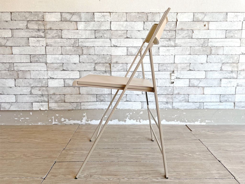 エリア・デクリック AREA declic ポケットチェア Pocket Chair  折りたたみチェア ポリプロピレン製 ベージュ イタリア モダンデザイン 定価￥17,600- A ●
