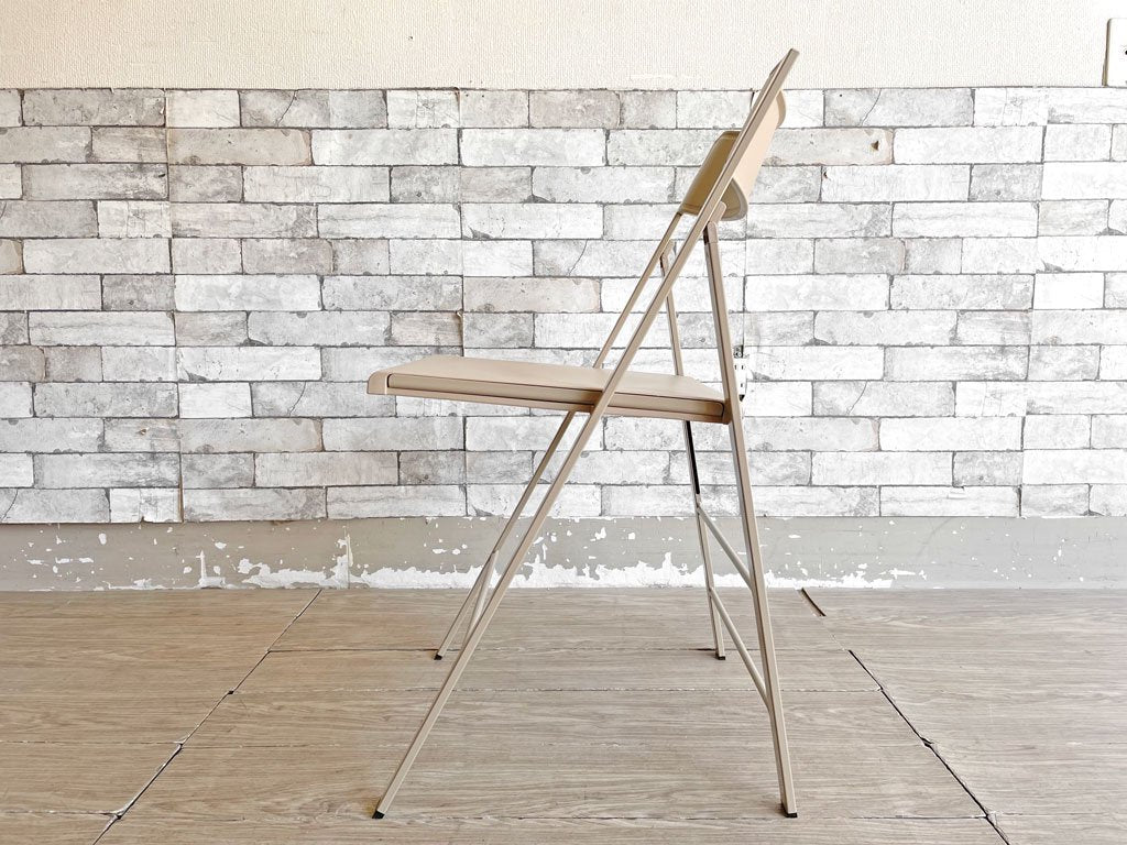 エリア・デクリック AREA declic ポケットチェア Pocket Chair  折りたたみチェア ポリプロピレン製 ベージュ イタリア モダンデザイン 定価￥17,600- B ●
