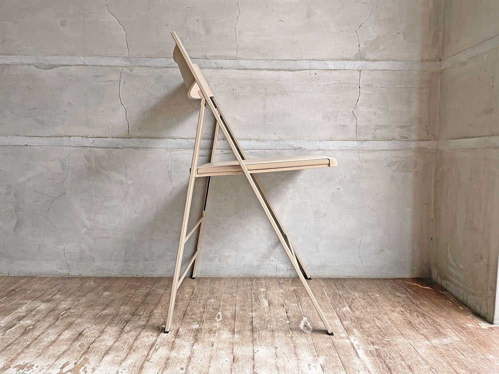 エリア・デクリック AREA declic ポケットチェア Pocket Chair 折りたたみチェア ポリプロピレン製 ベージュ イタリア モダンデザイン 定価￥17,600- B♪