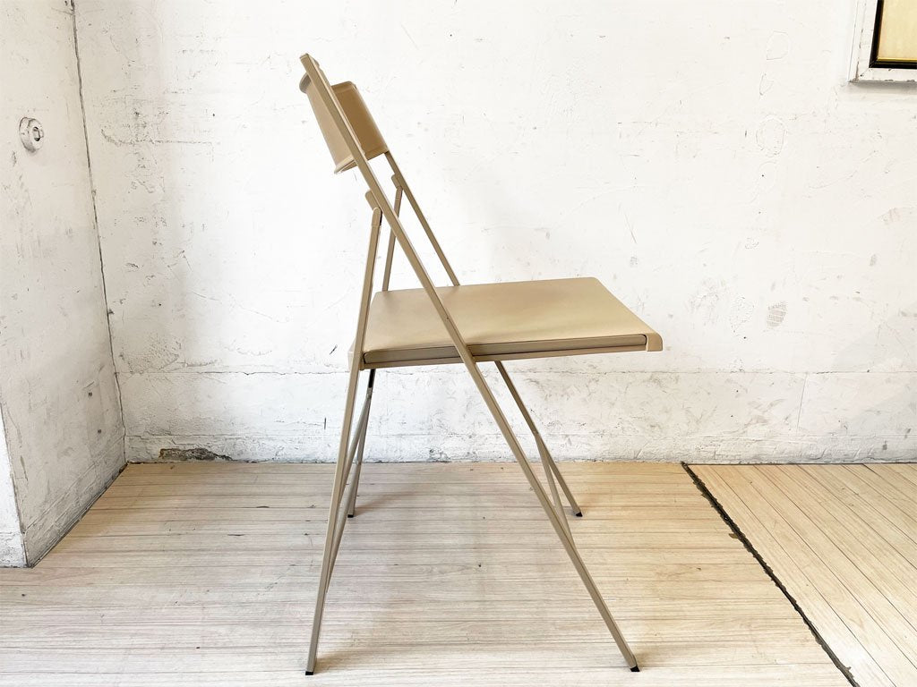 エリア・デクリック AREA declic ポケットチェア Pocket Chair 折りたたみチェア ポリプロピレン製 ベージュ イタリア モダンデザイン 定価￥17,600- B ★