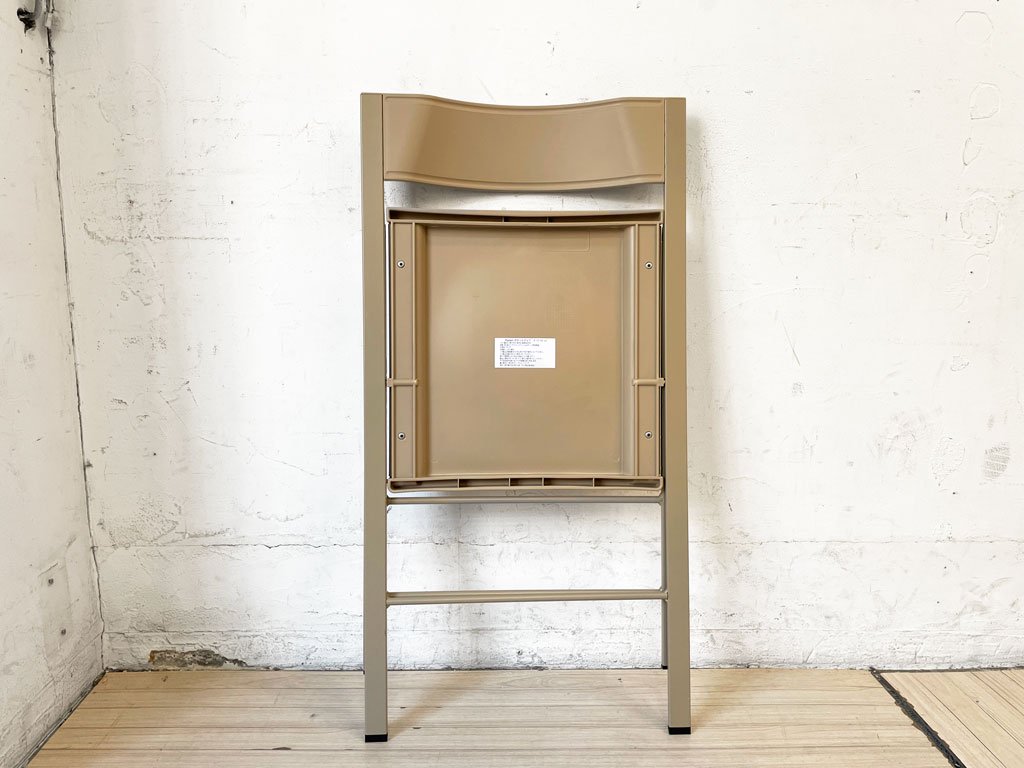 エリア・デクリック AREA declic ポケットチェア Pocket Chair 折りたたみチェア ポリプロピレン製 ベージュ イタリア モダンデザイン 定価￥17,600- B ★