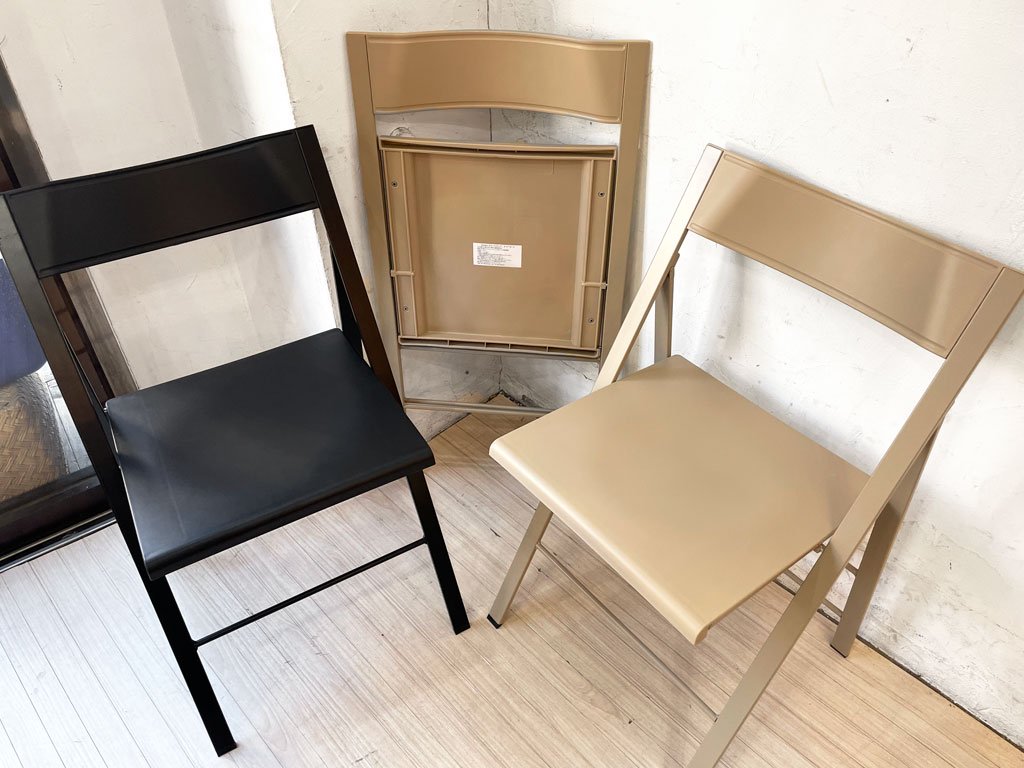 エリア・デクリック AREA declic ポケットチェア Pocket Chair 折りたたみチェア ポリプロピレン製 ベージュ イタリア モダンデザイン 定価￥17,600- B ★