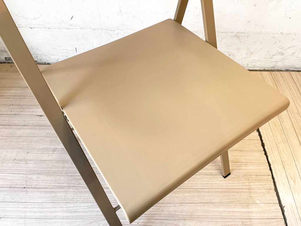 エリア・デクリック AREA declic ポケットチェア Pocket Chair 折りたたみチェア ポリプロピレン製 ベージュ イタリア モダンデザイン 定価￥17,600- A  ★