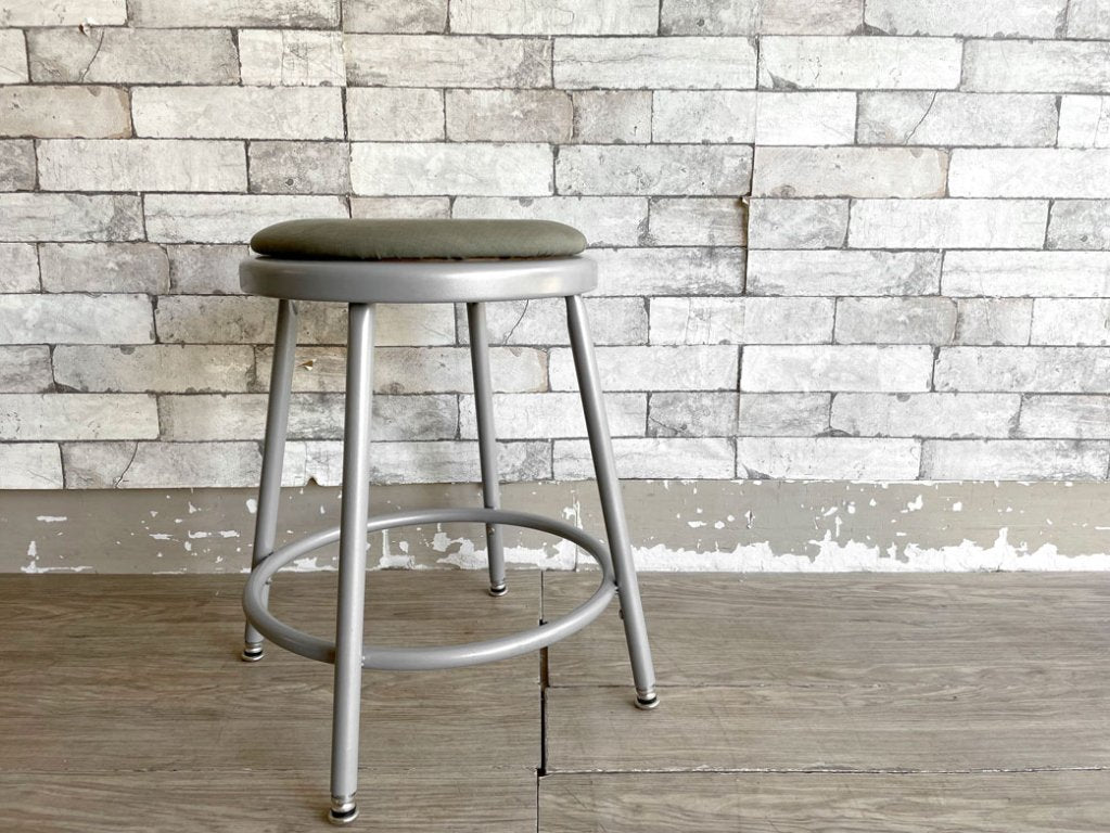 パシフィックファニチャーサービス P.F.S ラボスツール LAB STOOL Sサイズ オーダータイプ エクステンションレッグ クッション ライトグリーン ●