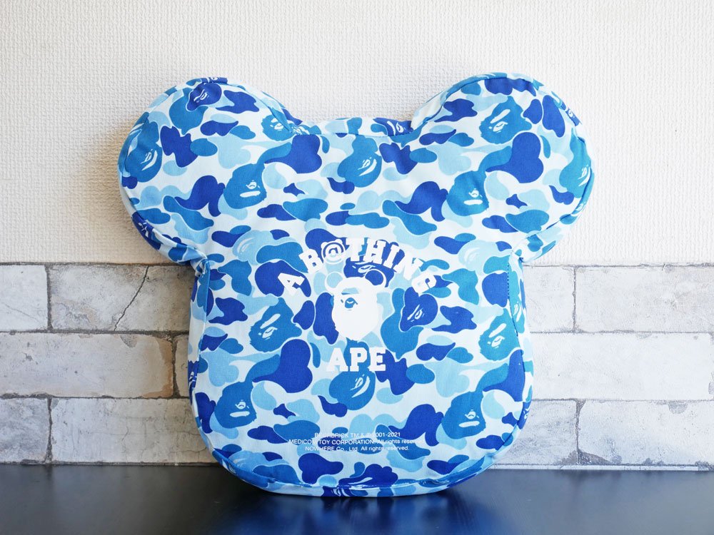 アベイシングエイプ A BATHING APE × メディコムトイ MEDICOM TOY ベアクッション ABCカモ ベアブリック ブルー 定価15,400円 ●