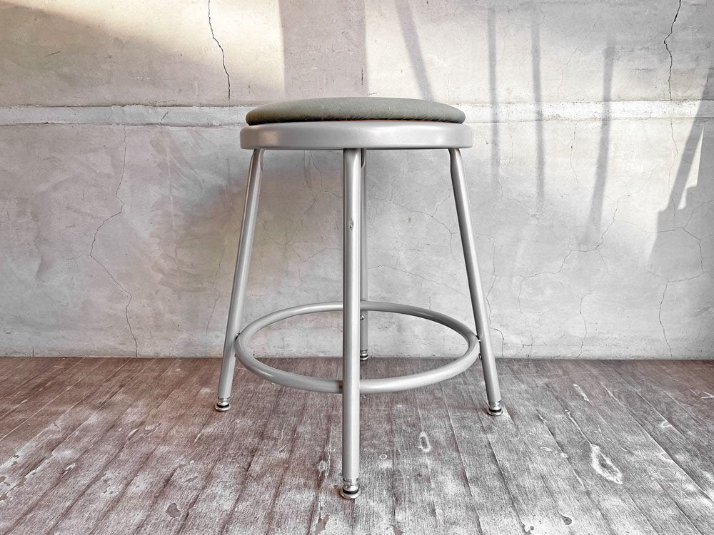 パシフィックファニチャーサービス Pacific Furniture Service P.F.S ラボスツール LAB STOOL Sサイズ カーキ USビンテージスタイル ♪