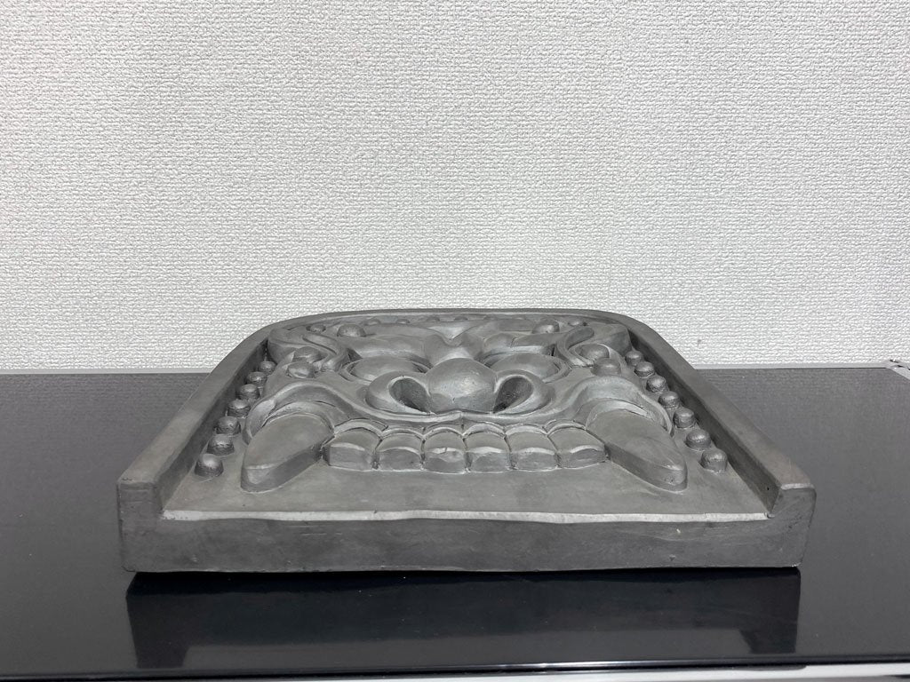 伝統工芸 藤岡鬼面瓦 在銘 喜代 群馬 鬼瓦 幅29.5×厚さ5.0×高さ32ｃｍ 重5.18kg 縁起物 魔除け オブジェ 飾り 〓