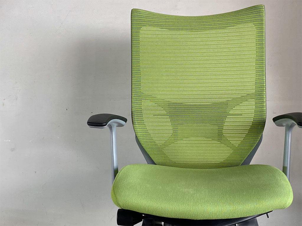 オカムラ okamura バロンチェア Baron Chair デスクチェア メッシュ×ウレタン ライムグリーン ランバーサポート ジョルジェット・ジウジアーロ グッドデザイン ■