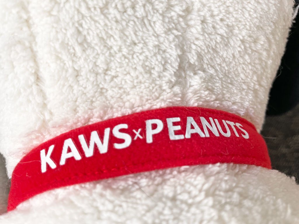 カウズ KAWS カウズ x ピーナッツ KAWS × PEANUTS M スヌーピー ぬいぐるみ ユニクロ UT 白 ★