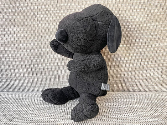 カウズ KAWS カウズ x ピーナッツ KAWS × PEANUTS M スヌーピー ぬいぐるみ ユニクロ UT 黒 ★