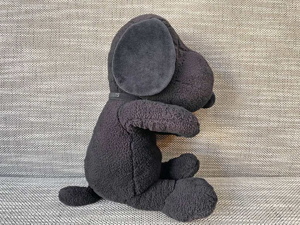 カウズ KAWS カウズ x ピーナッツ KAWS × PEANUTS M スヌーピー ぬいぐるみ ユニクロ UT 黒 ★