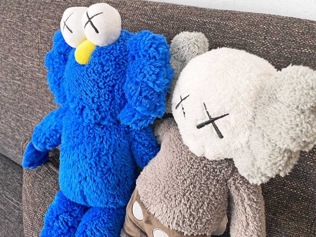 カウズ × オールライツリザーブド KAWS × AllRightsReserved SEEING/WATCHING ぬいぐるみ2体セット ★