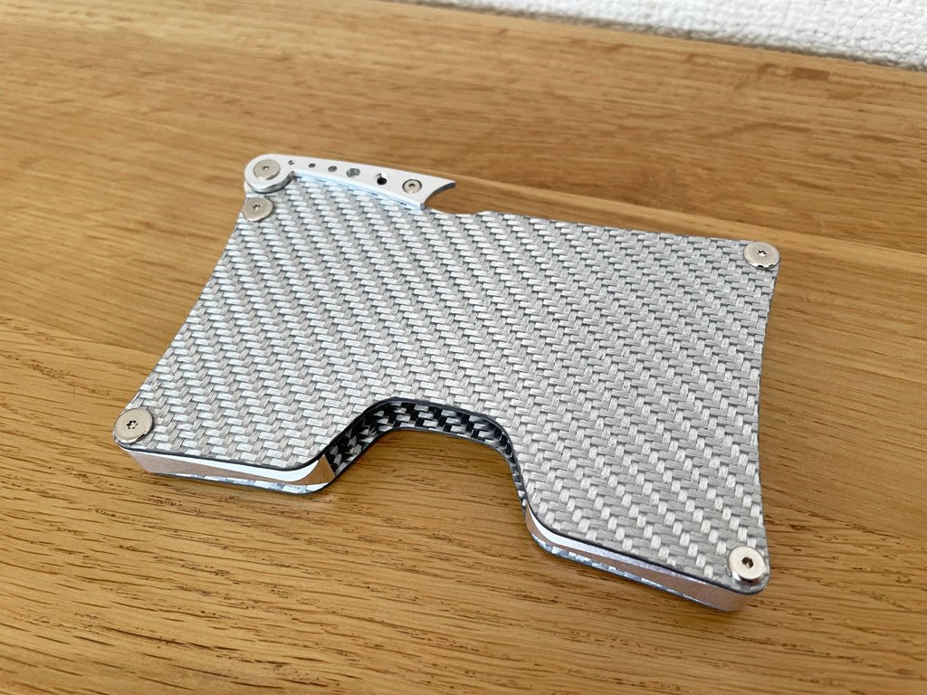 「NA」 design カーボンプレート カードケース CFRP CARD CASE シルバー 名刺入れ 箱付き 未使用品 定価￥32,450- ◎