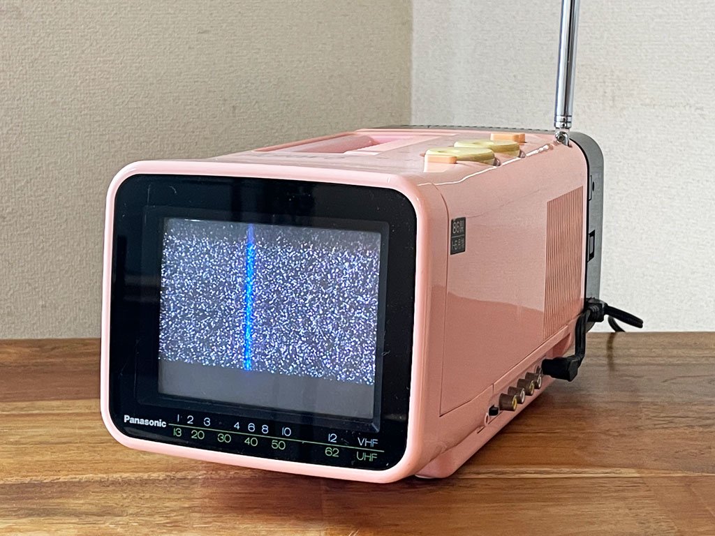 パナソニック Panasonic アクションシックス Action 6 ブラウン管 ポータブルテレビ 6インチ TH6-X3V ピンク 1986年製 通電確認済 昭和レトロ ポップ ◎