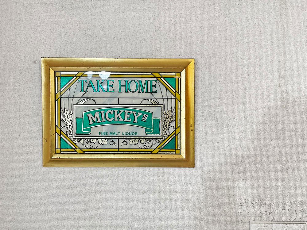 ミッキー MICKEYs パブサイン 看板 木製フレーム ゴールドペイント 54×39cm 壁掛け ウォールアート ビンテージ Vintage ◎